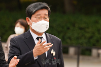 [포토] 노 전 대통령 국가장 영결식 참석한 전해철 장관