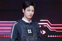 [포토] 더보이즈 주연 "메버릭 많이 찾아주세요"