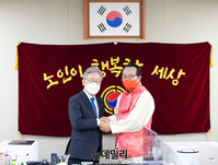 [포토] 대한노인회 방문한 이재명 민주당 대선 후보