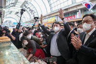 [포토] 천안 중앙시장 방문한 윤석열 후보