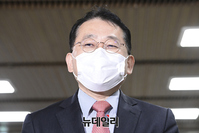 [포토] '김학의 불법 출국금지' 차규근 연구위원 법원 출석