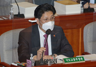 [포토] 질의에 답하는 노형욱 국토부 장관