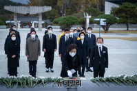 [포토] 광주 5·18민주묘지 찾은 심상정 정의당 대선 후보