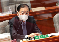 [포토] 답변하는 정의용 외교부장관