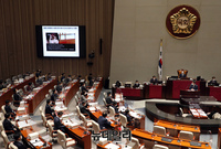 [포토] 예결위 등장한 윤석열 대선 후보의 부인 김건희 씨 사진