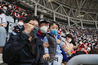 [포토] 프로야구 관람하는 윤석열 대선후보