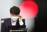 [포토] 최고위 참석한 이준석 국민의힘 대표