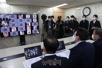 [포토] 서울시당 핵심당직자와 화상회의로 만난 윤석열