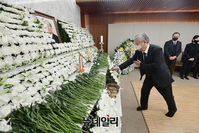 [포토] 빈소 찾은 이문열 작가