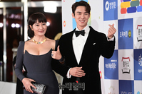 [포토] 청룡영화상 김혜수·유연석 "아름다운 밤이에요" 