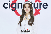 [포토] 시그니처 셀린 "두 번째 EP앨범 많이 찾아주세요"