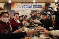 [포토] 청주서문시장 상인들 만난 윤석열