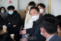 [포토] 충남 천안 청년들과 간담회 갖는 윤석열 후보