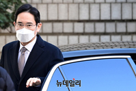 [포토] 법원 출석하는 이재용 부회장