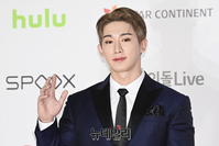 [포토] 2021AAA 가수 원호 "반가워요"