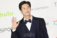 [포토] 2021 AAA 나인우 '여전히 잘생긴 배우'