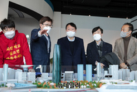 [포토] 부산세계박람회 공사 현장 찾은 윤석열