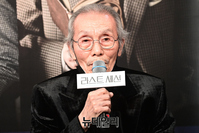 [포토] 연극 무대로 돌아온 오징어게임 깐부 오영수