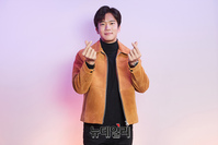 [포토] 하석진, 잘생긴 백수 하트