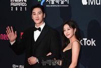 [포토] 2021MAMA 안보현·조보아 "우리 제법 잘 어울리죠?"