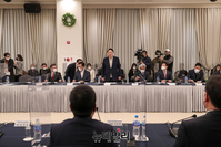 [포토] 강원지역 18개 시군 번영회장 면담하는 윤석열 