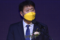 [포토] 오세희 신임 소상공인연합회장 취임, 축사하는 여영국 대표