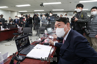 [포토] 대한의사협회 간담회 참석한 윤석열 대선후보