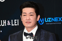  [포토] 아시아모델어워즈 허성태, 오징어게임서 볼 수 없던 미소