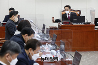 [포토] 의사진행 하는 조해진 교육위원장