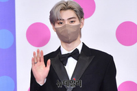 [포토] KBS연예대상 성훈 "반가운 레드카펫에요"