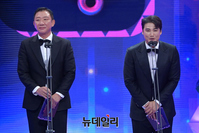 [포토] 수상 소감 전하는 'KBS연예대상' 허재·홍성흔