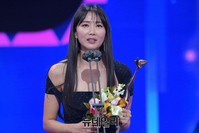 [포토] 'KBS연예대상' 오윤아, 리얼리티 부문 우수상