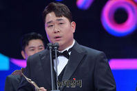 [포토] KBS연예대상 문세윤, 대상 수상