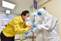 [포토] 의료종사자 격려하는 오세훈 시장