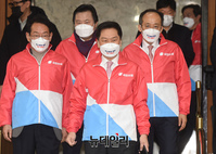 [포토] 입장하는 김기현 국민의힘 원내대표