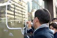 [포토] 민주당 미래당사 '블루소다' 개관식 참석한 이재명 후보