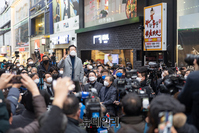 [포토] 춘천 명동거리 방문한 이재명 대선후보