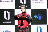 [포토] '빛과 어둠 사이'로 컴백한 루미너스 영빈