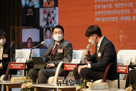 [포토] 대선후보 초청 과학기술 정책토론회 참석한 안철수