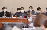 [포토] 발언하는 권덕철 보건복지부 장관