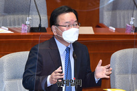 [포토] 답변하는 김부겸 국무총리