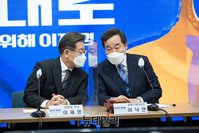 [포토] 대화 나누는 이재명·이낙연