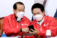 [포토] 대화 나누는 권영세·원희룡