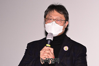 [포토] 무대인사하는 조정래