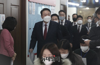 [포토] 입장하는 윤석열 국민의힘 대선 후보