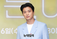 [포토] 잘생김 장착한 배우 연우진