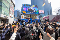 [포토] 강남역 유세 나선 이재명 민주당 대선후보
