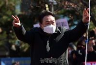 [포토] 성남 야탑역 광장 찾은 윤석열