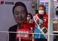 [포토] 서울 동묘앞역서 윤석열-최재형 지지 호소하는 박진 의원
