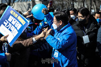 [포토] 안양서 지지 호소하는 이재명 후보